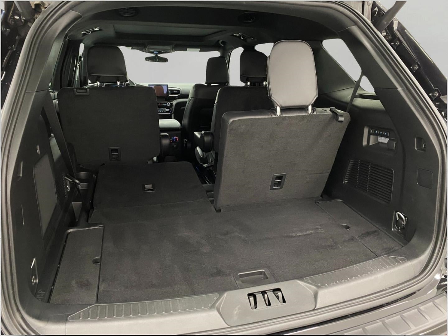 2023 Ford Explorer ST 4WD