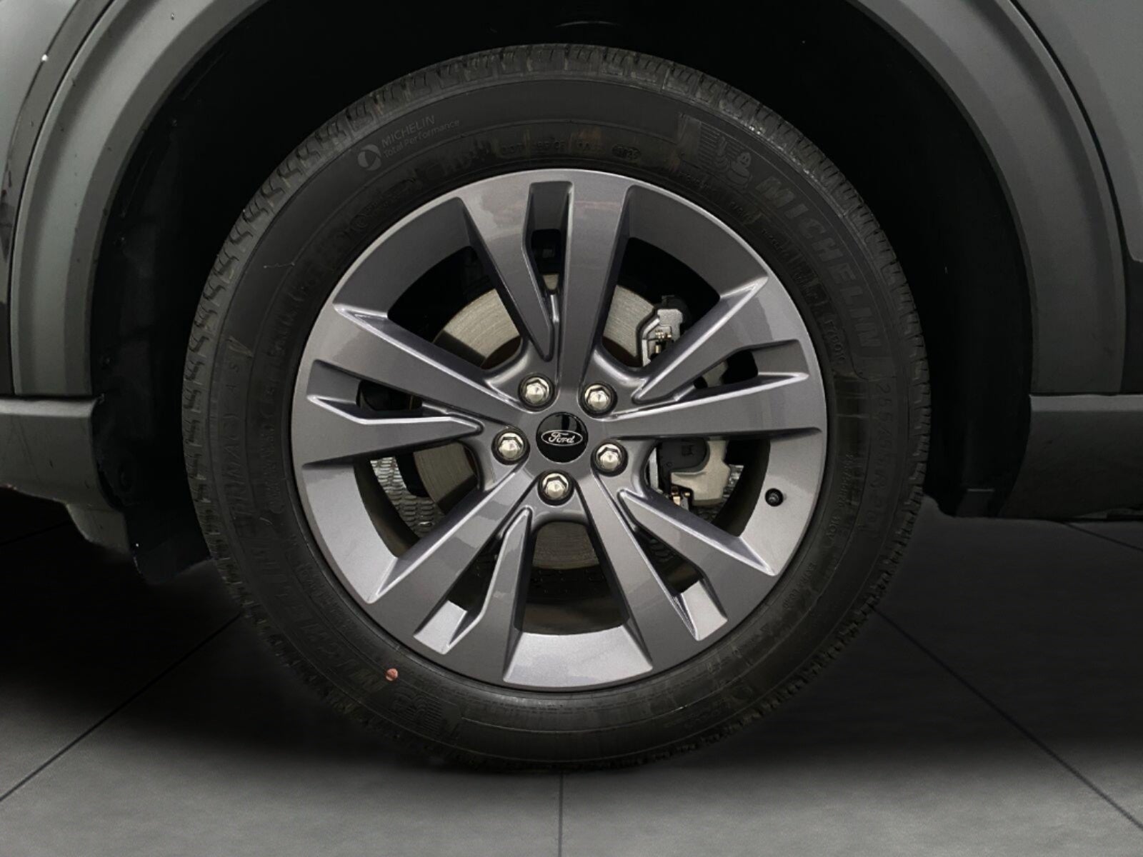 2025 Ford Explorer Active 4WD