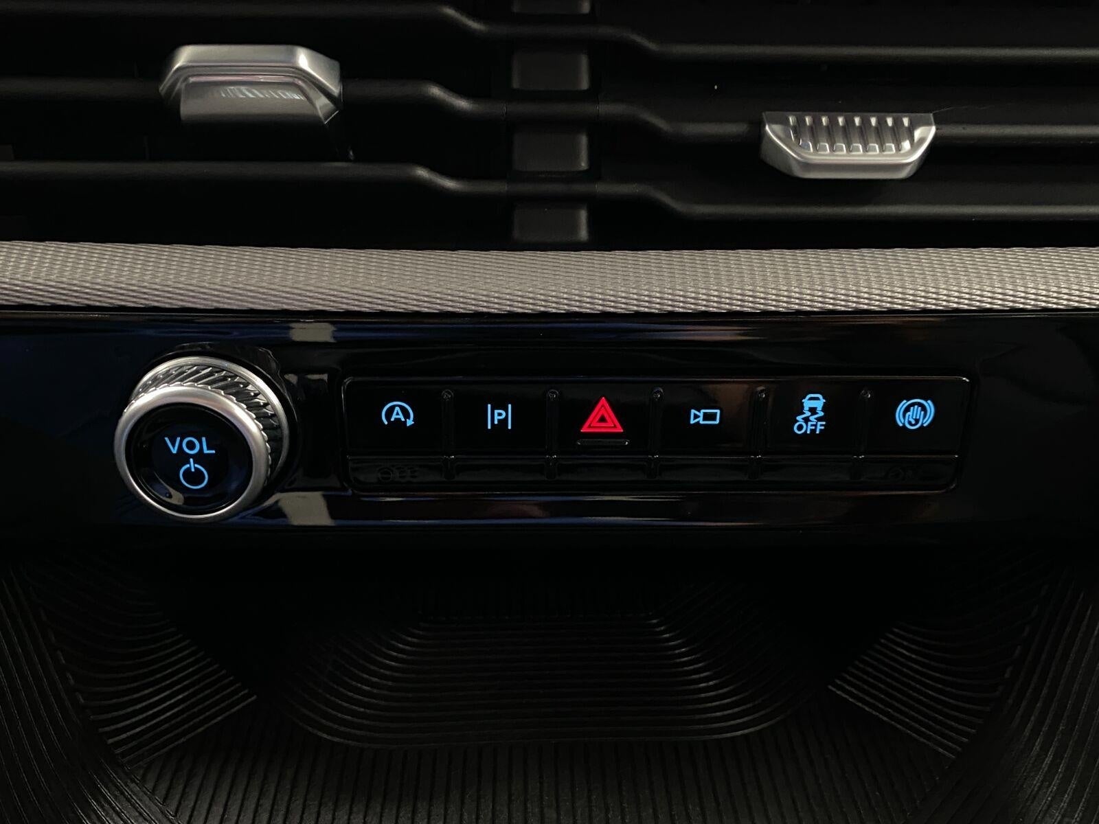 2025 Ford Explorer Active 4WD
