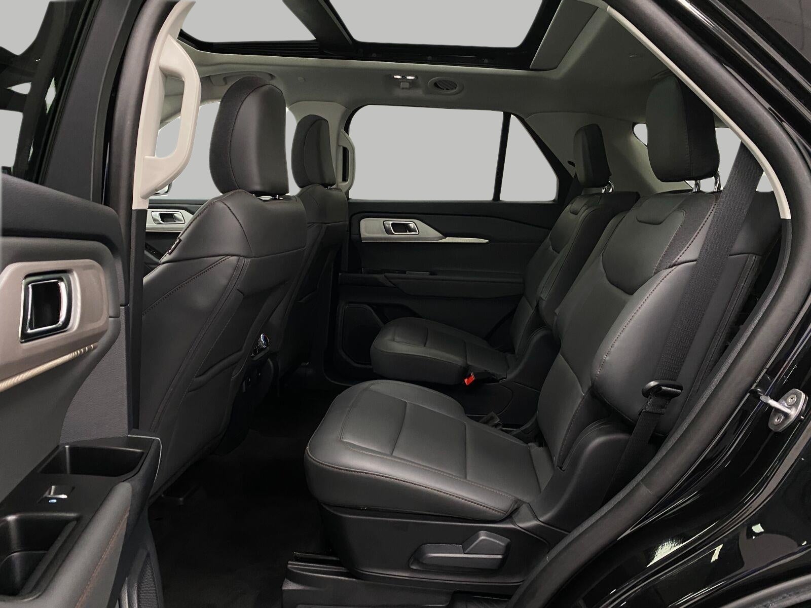 2025 Ford Explorer Active 4WD