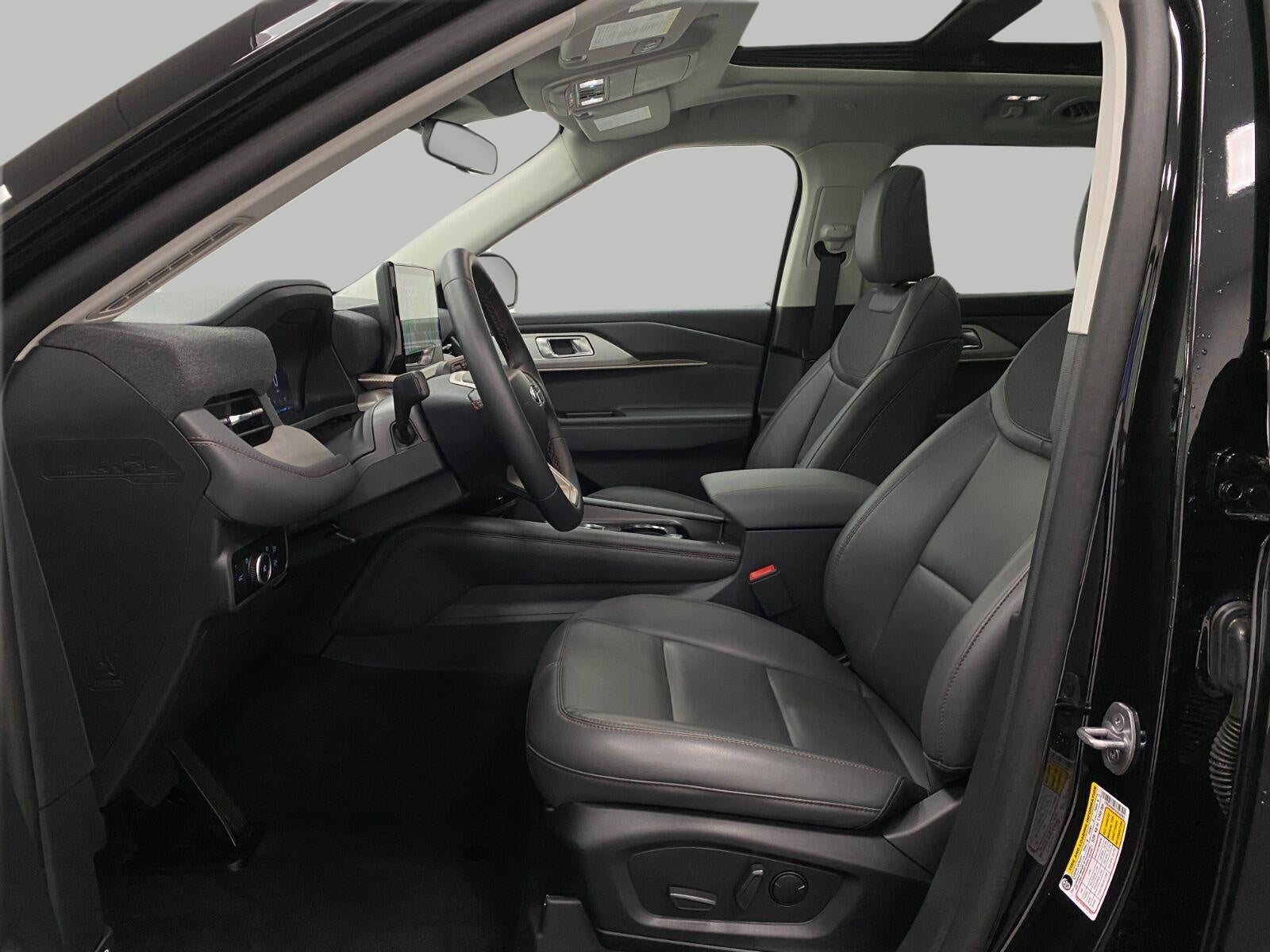 2025 Ford Explorer Active 4WD