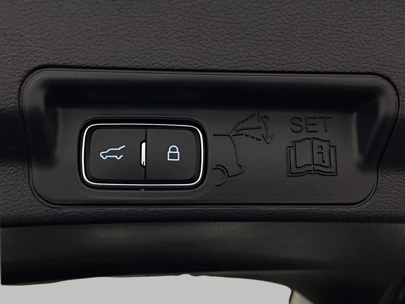 2025 Ford Explorer Active 4WD