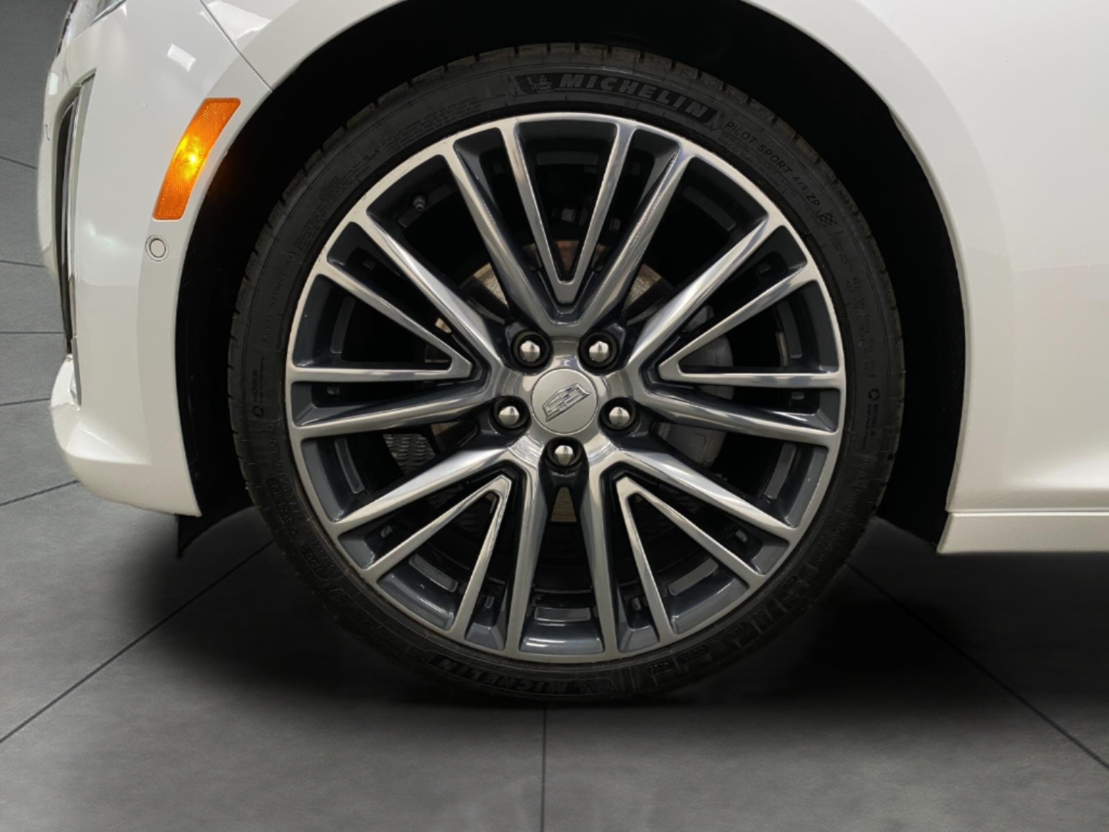 2023 Cadillac CT5 4dr Sdn Premium Luxury
