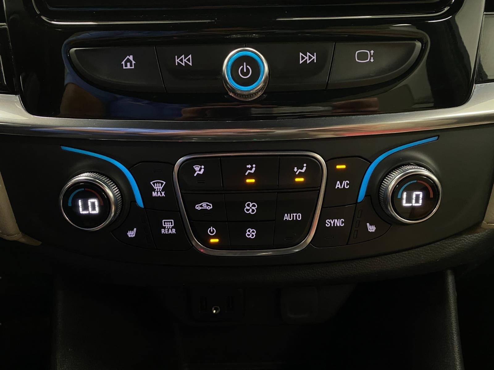 2022 Chevrolet Traverse AWD 4dr LT Leather