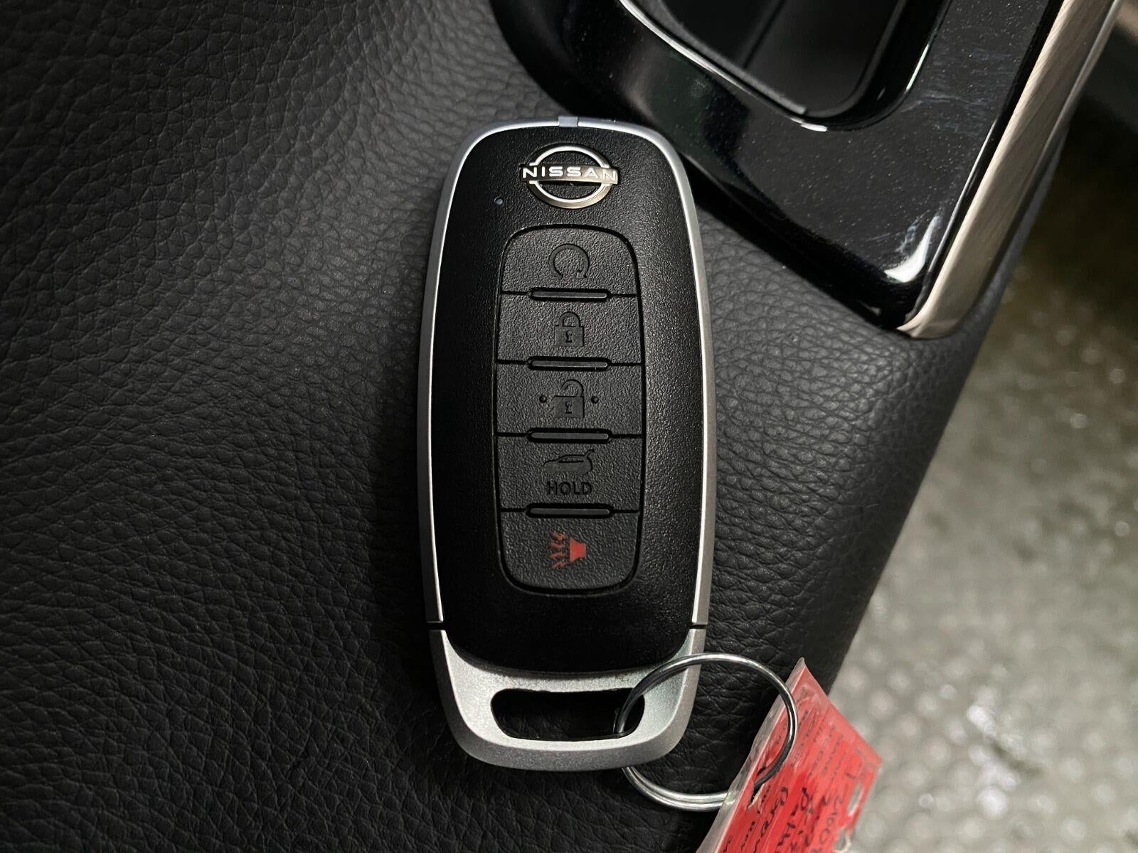 2025 Nissan Pathfinder Platinum 4WD