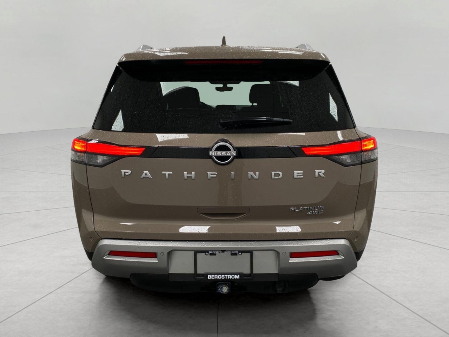 2025 Nissan Pathfinder Platinum 4WD
