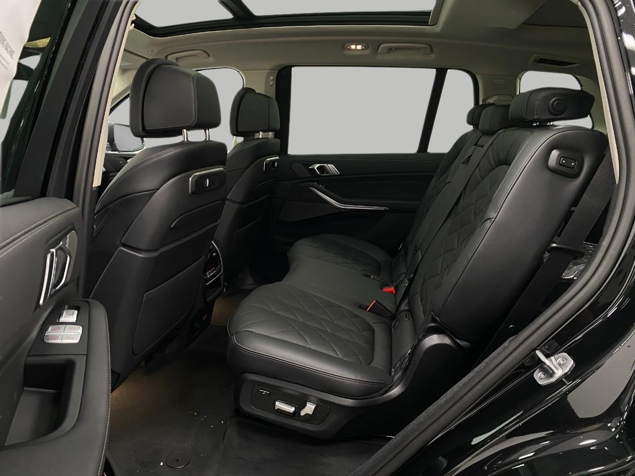 2026 BMW X7 xDrive40i Sports Activity Vehicle