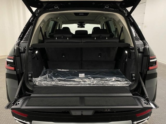 2026 BMW X7 xDrive40i Sports Activity Vehicle
