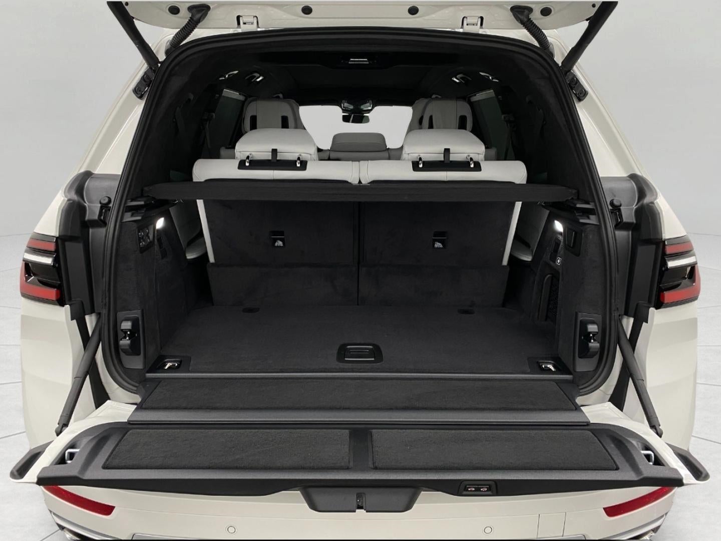 2026 BMW X7 xDrive40i Sports Activity Vehicle