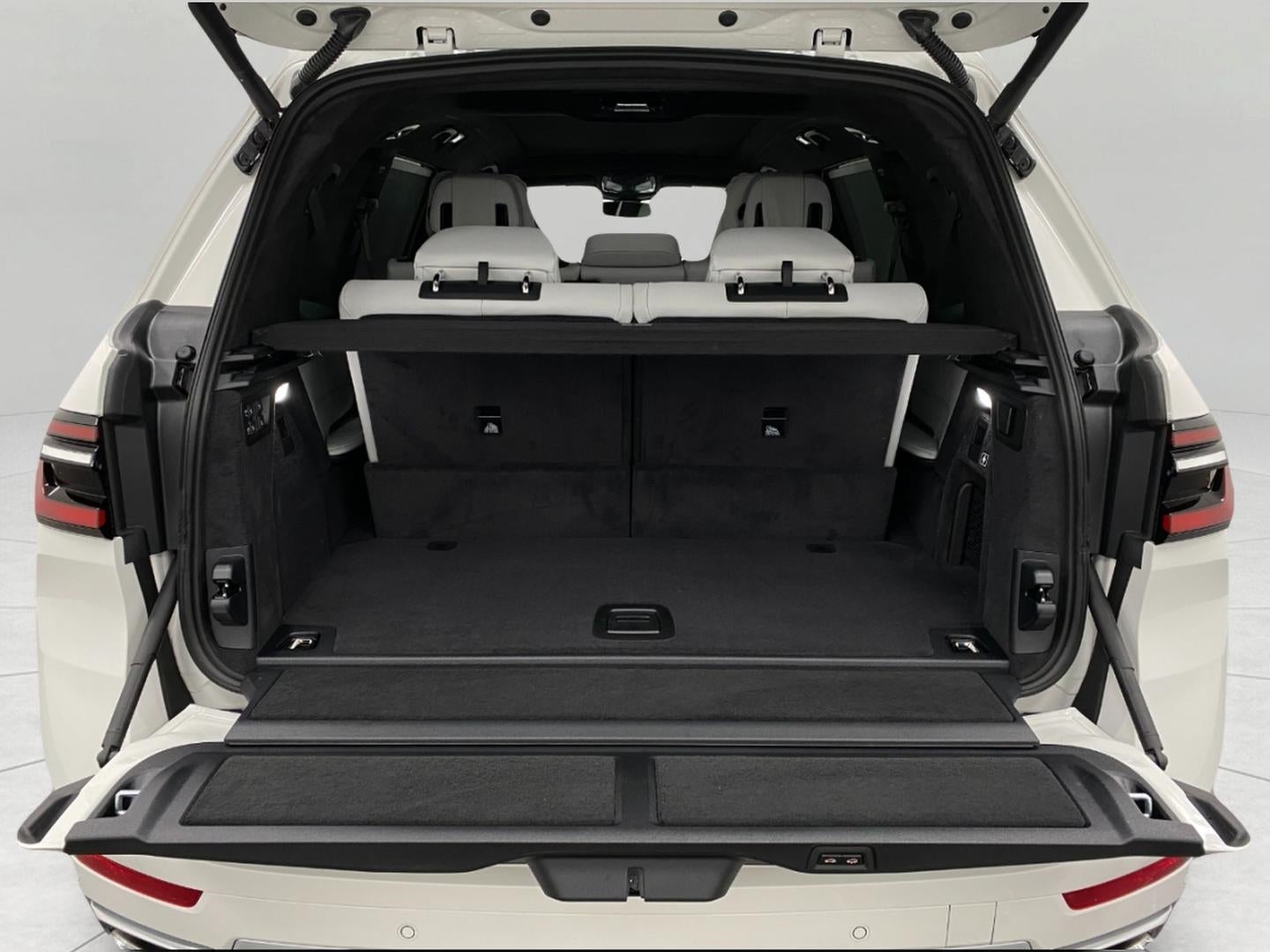 2026 BMW X7 xDrive40i Sports Activity Vehicle