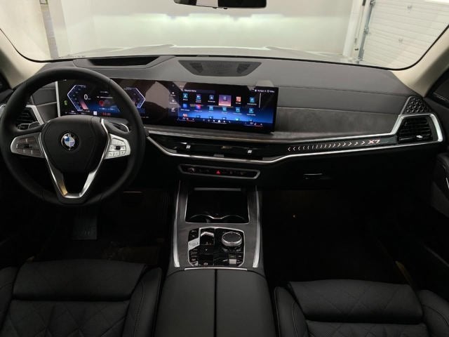 2026 BMW X7 xDrive40i Sports Activity Vehicle