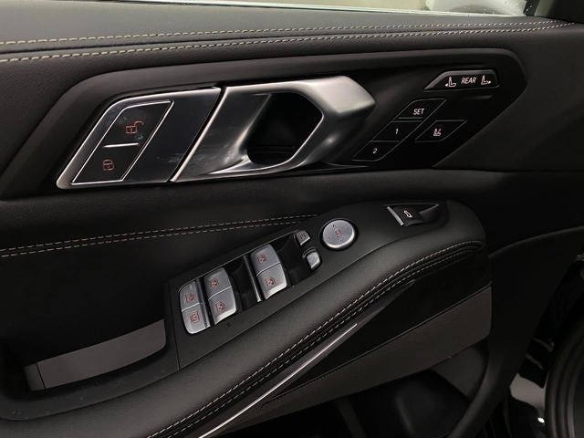 2026 BMW X7 xDrive40i Sports Activity Vehicle