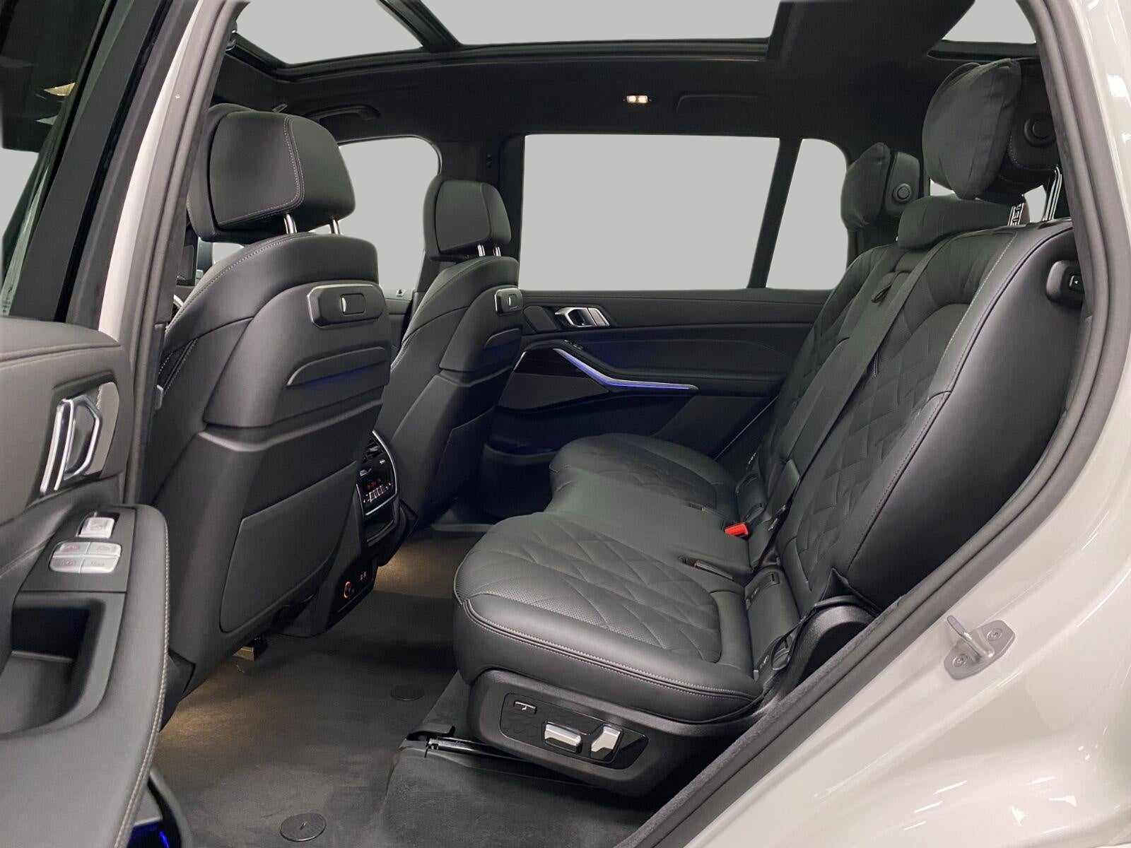2026 BMW X7 xDrive40i Sports Activity Vehicle