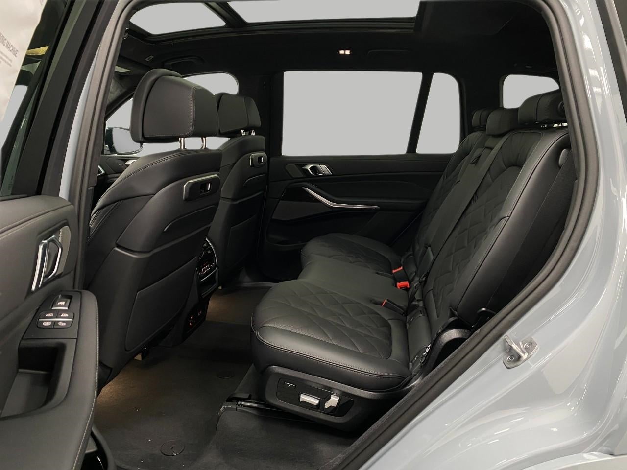 2026 BMW X7 xDrive40i Sports Activity Vehicle