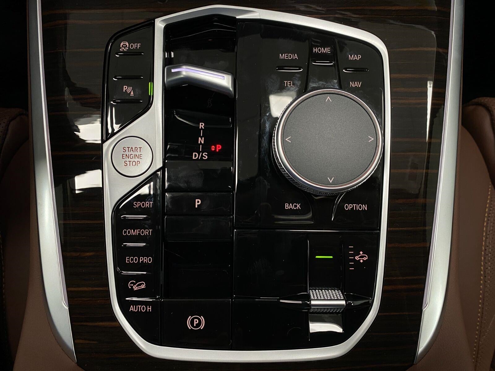 2027 BMW X7 xDrive40i Sports Activity Vehicle