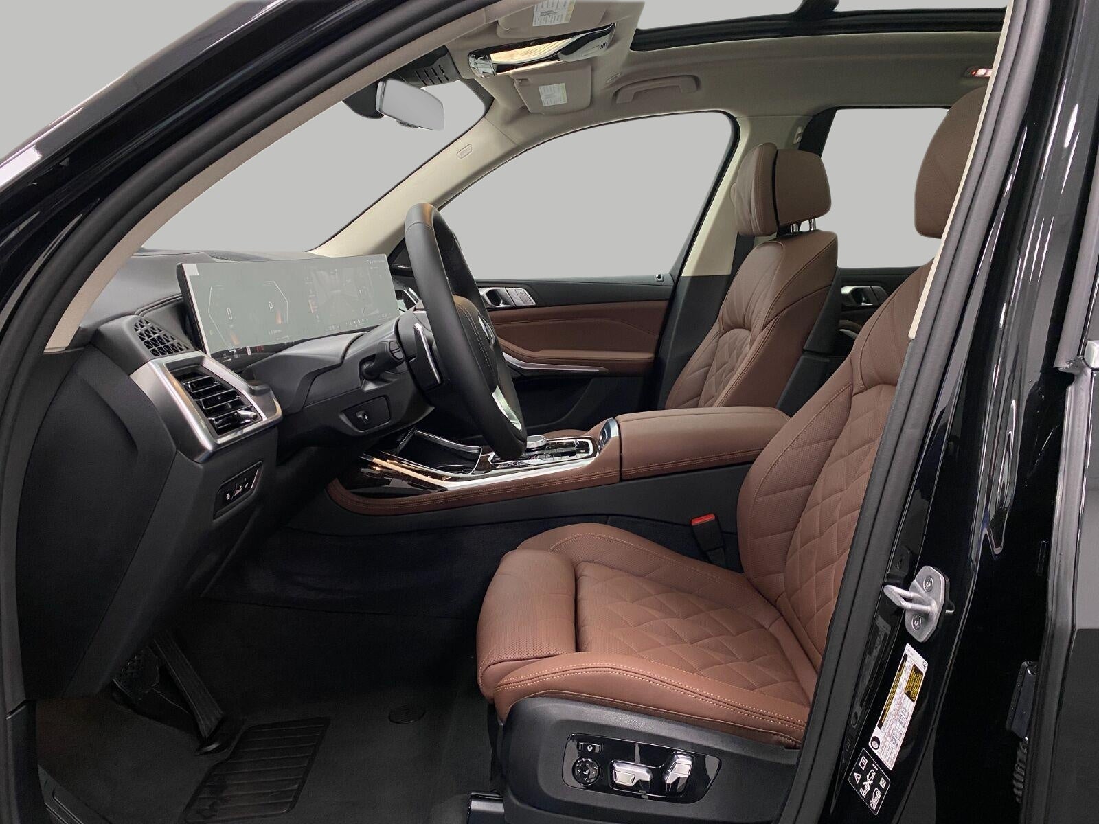 2027 BMW X7 xDrive40i Sports Activity Vehicle