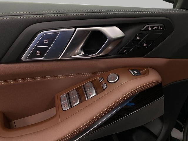 2027 BMW X7 xDrive40i Sports Activity Vehicle