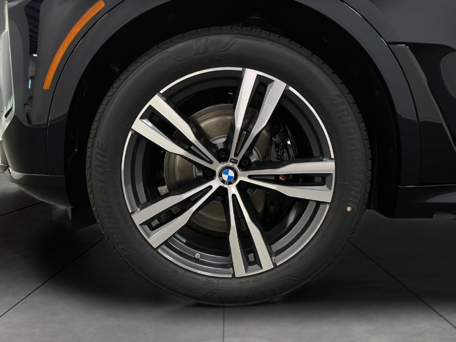 2027 BMW X7 xDrive40i Sports Activity Vehicle