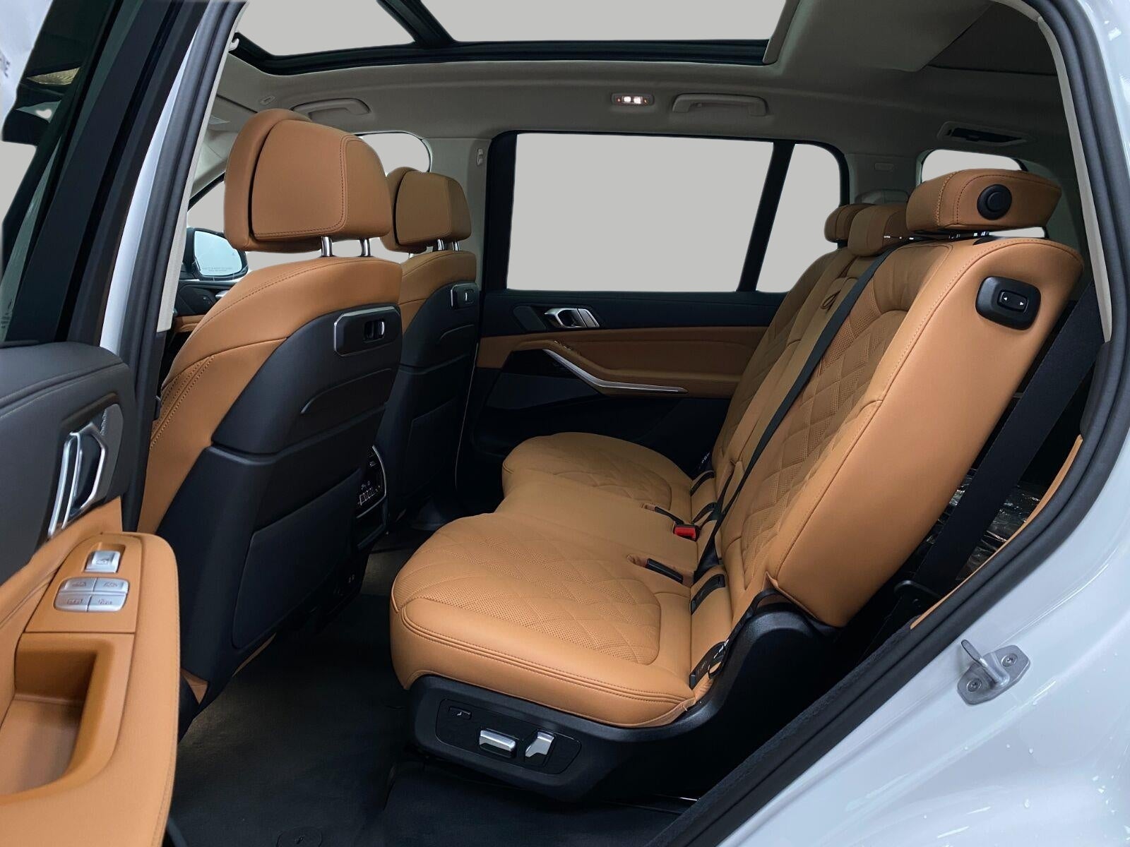 2027 BMW X7 xDrive40i Sports Activity Vehicle