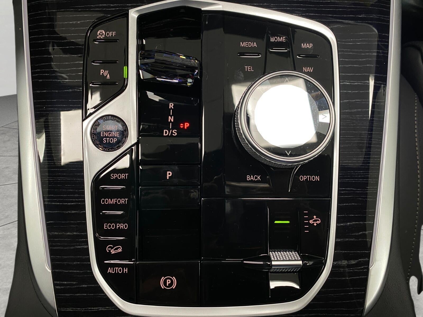 2027 BMW X7 xDrive40i Sports Activity Vehicle