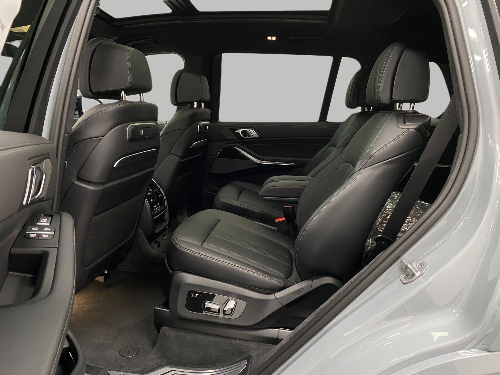 2027 BMW X7 xDrive40i Sports Activity Vehicle