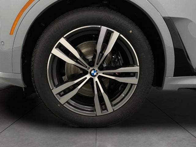 2027 BMW X7 xDrive40i Sports Activity Vehicle