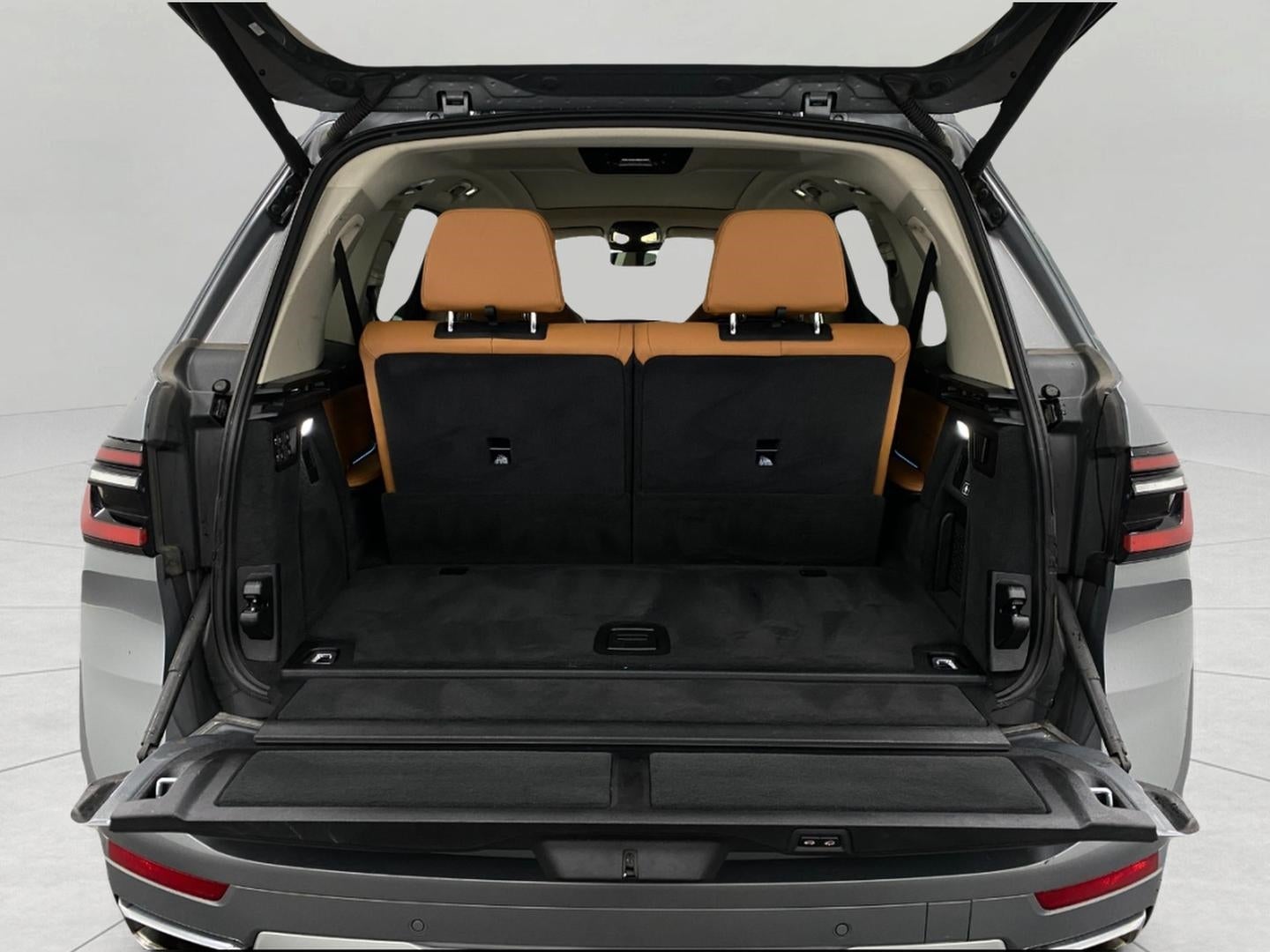 2023 BMW X7 xDrive40i Sports Activity Vehicle