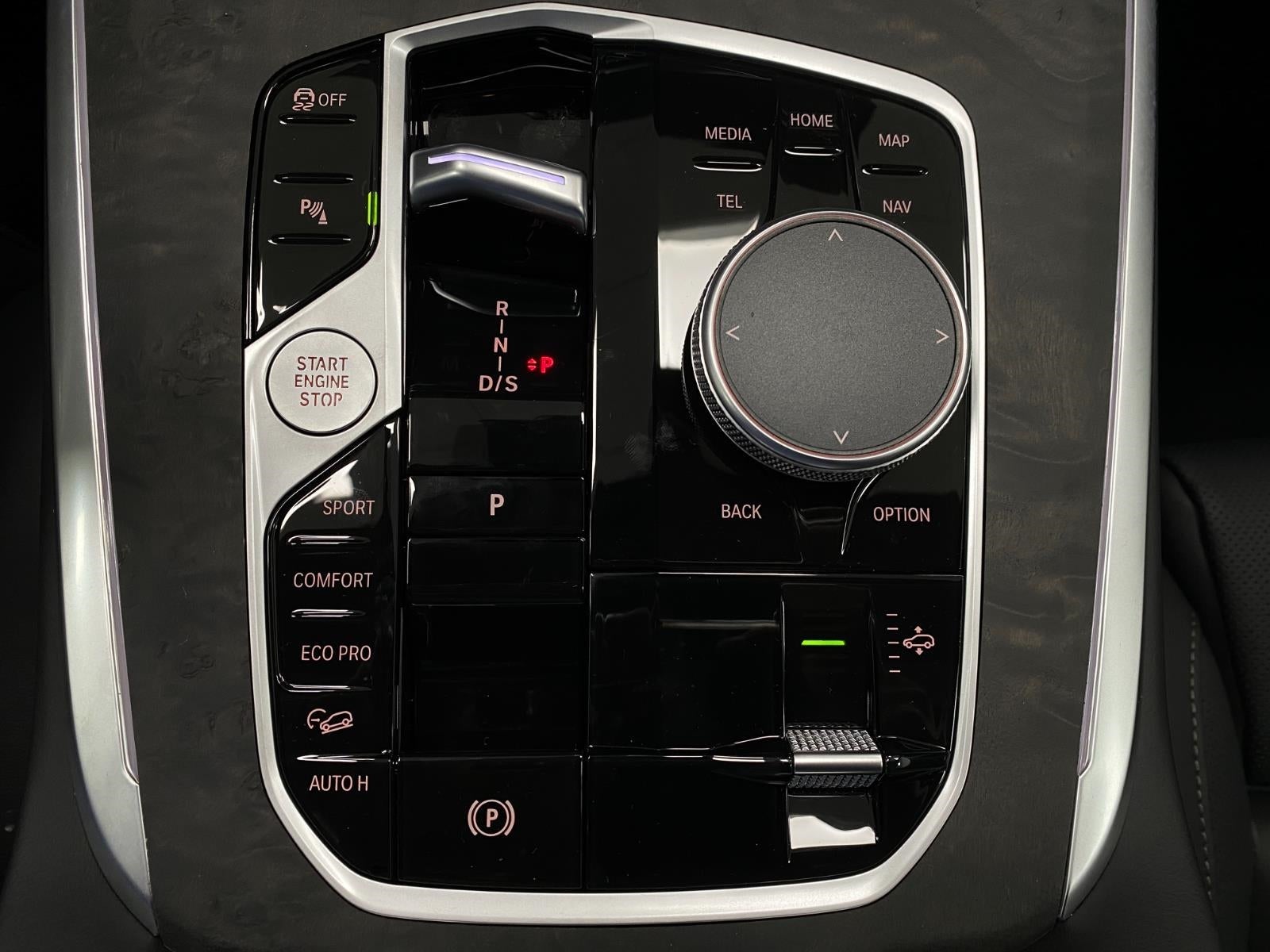 2027 BMW X7 xDrive40i Sports Activity Vehicle