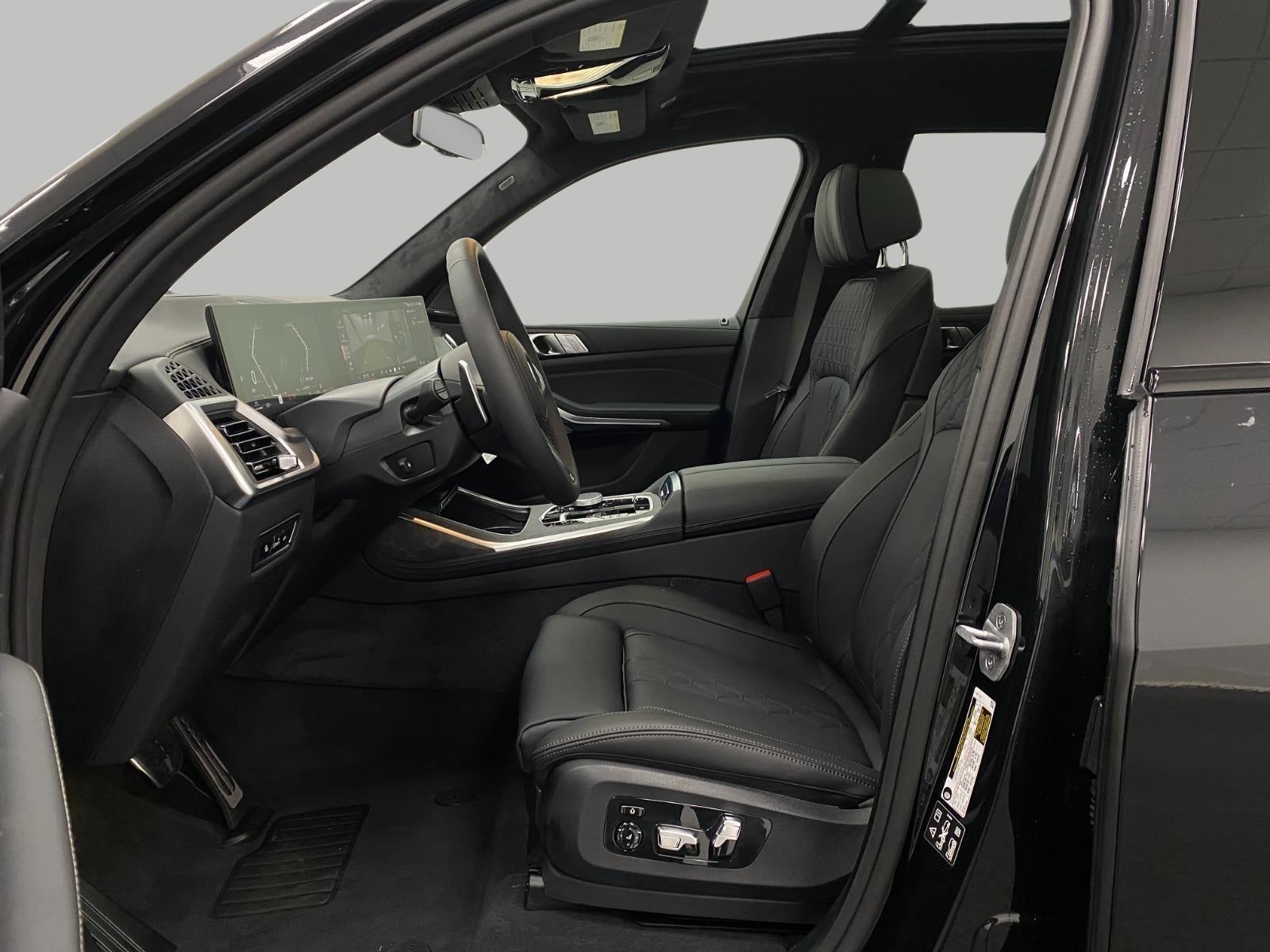 2027 BMW X7 xDrive40i Sports Activity Vehicle