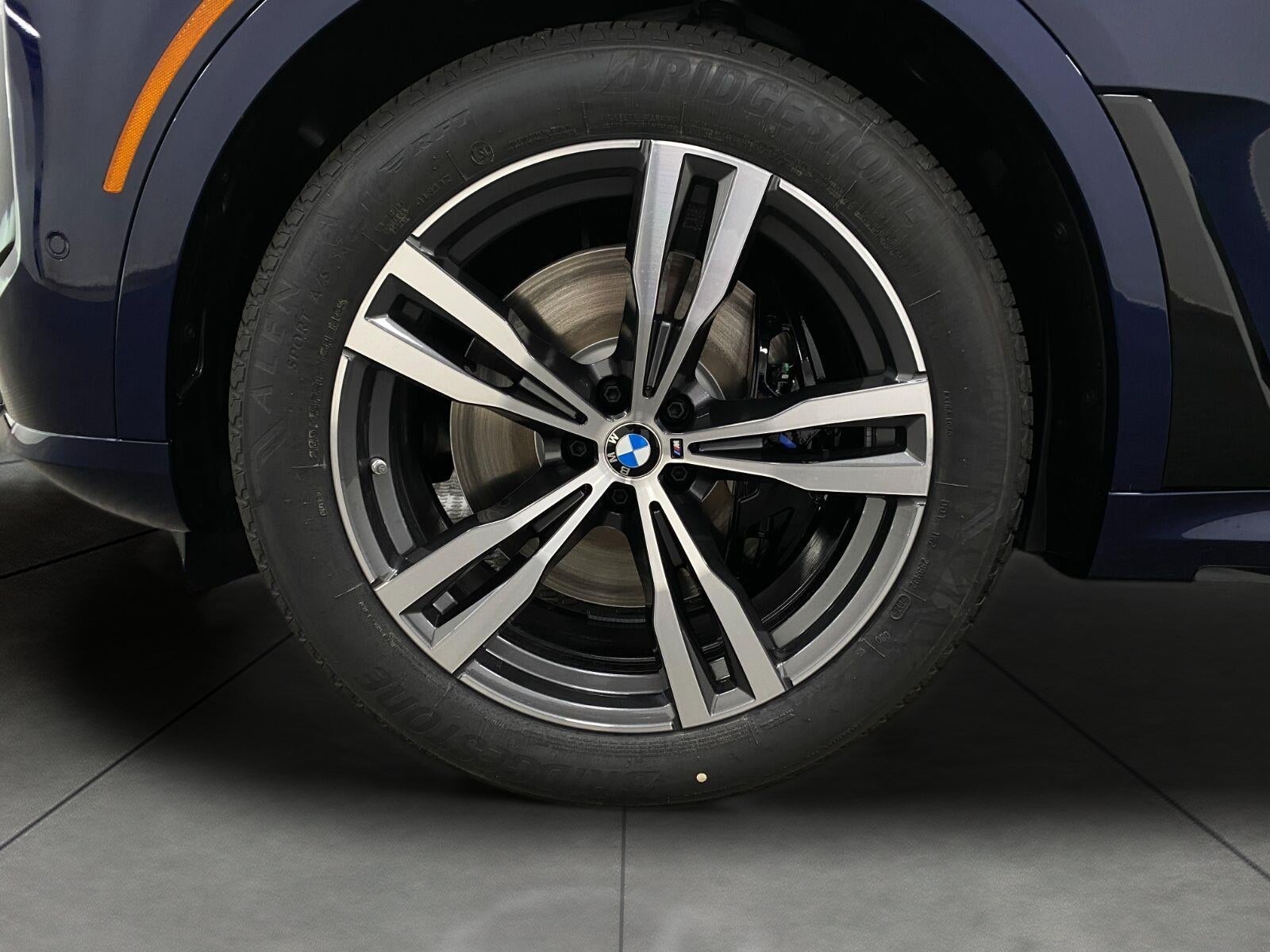 2027 BMW X7 xDrive40i Sports Activity Vehicle