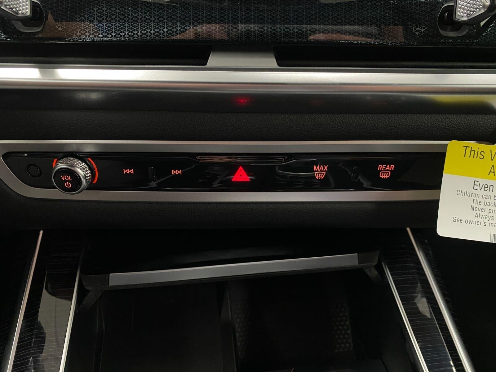 2027 BMW X7 xDrive40i Sports Activity Vehicle