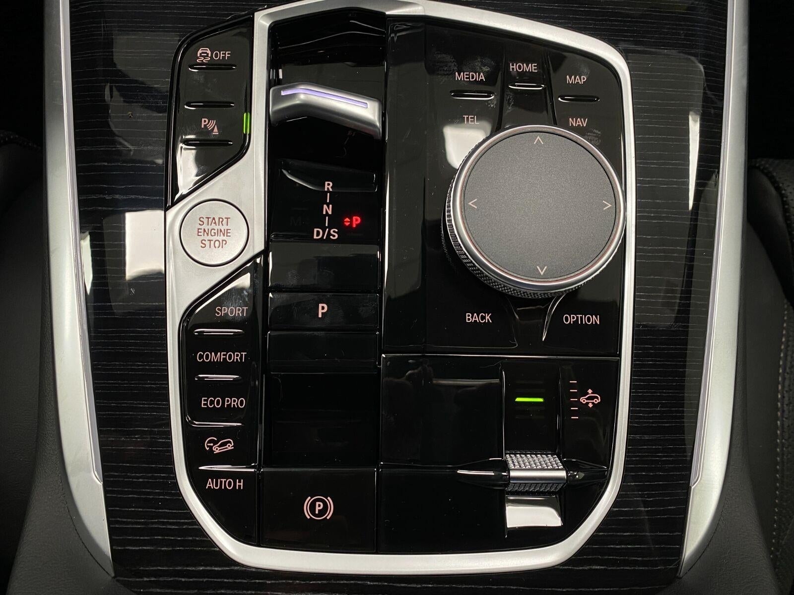 2027 BMW X7 xDrive40i Sports Activity Vehicle