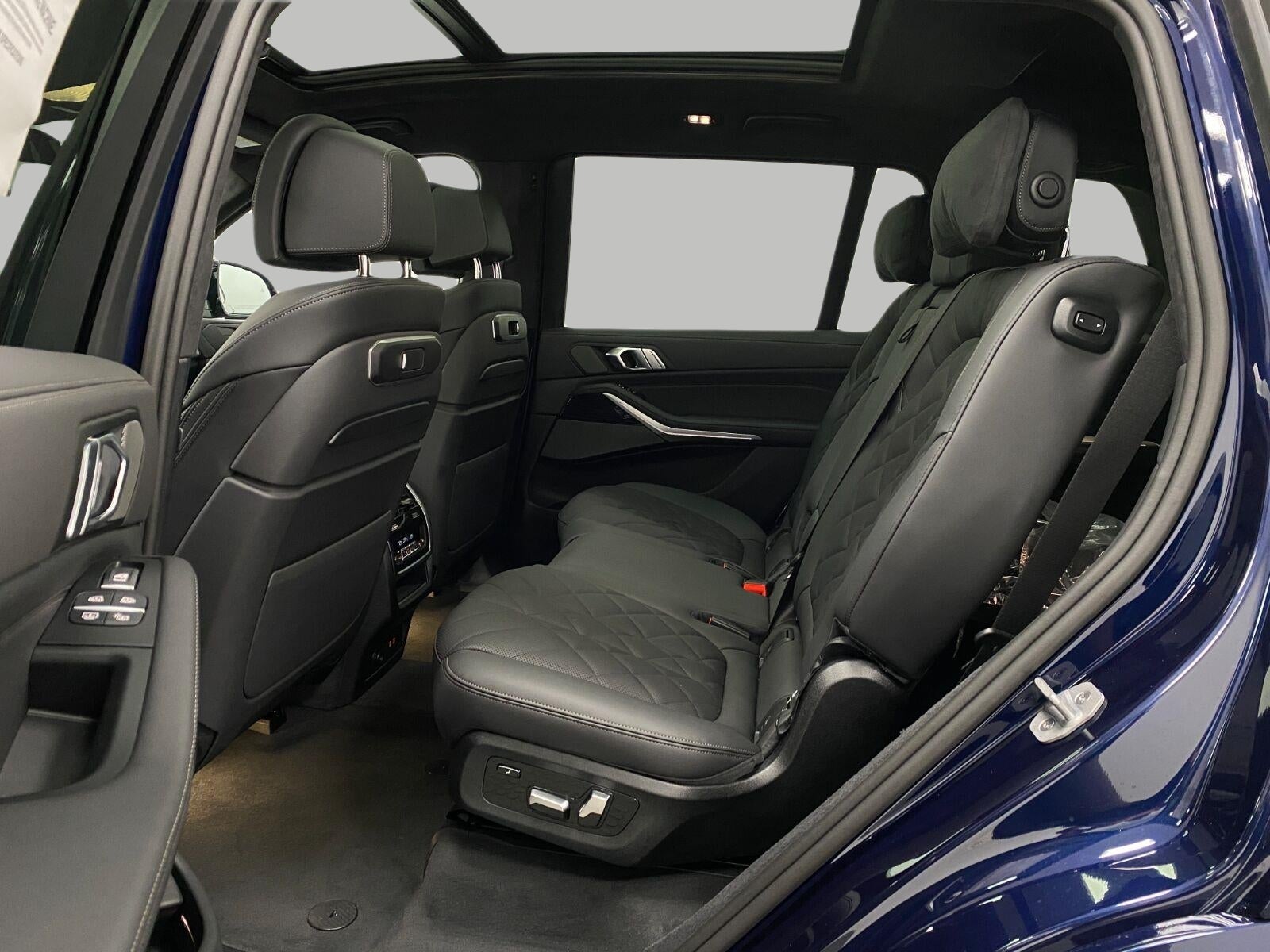 2027 BMW X7 xDrive40i Sports Activity Vehicle