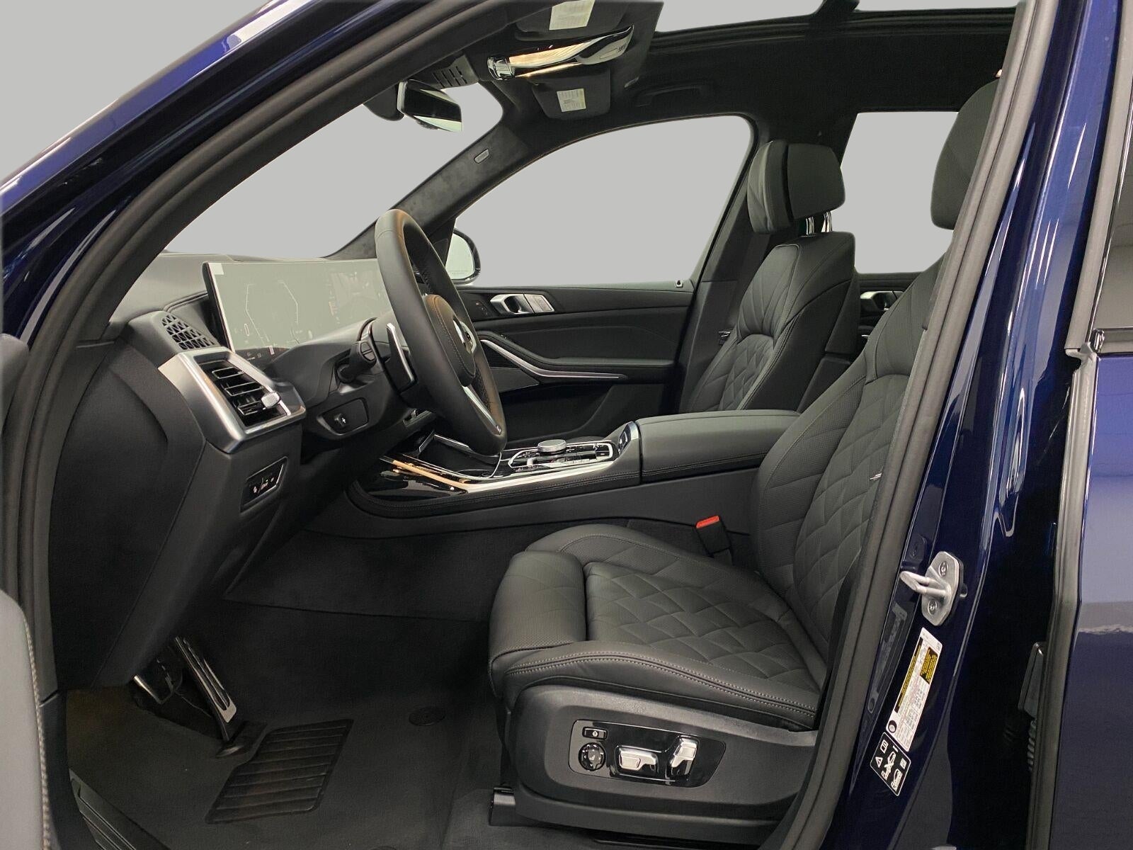 2027 BMW X7 xDrive40i Sports Activity Vehicle