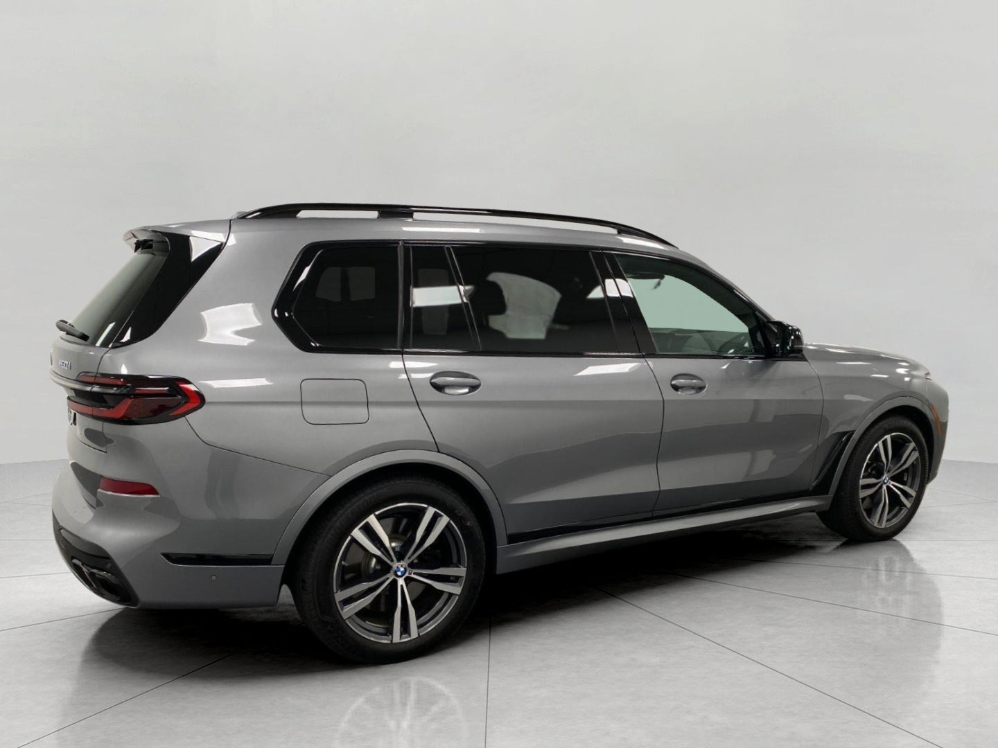 2026 BMW X7 M60i Sports Activity Vehicle