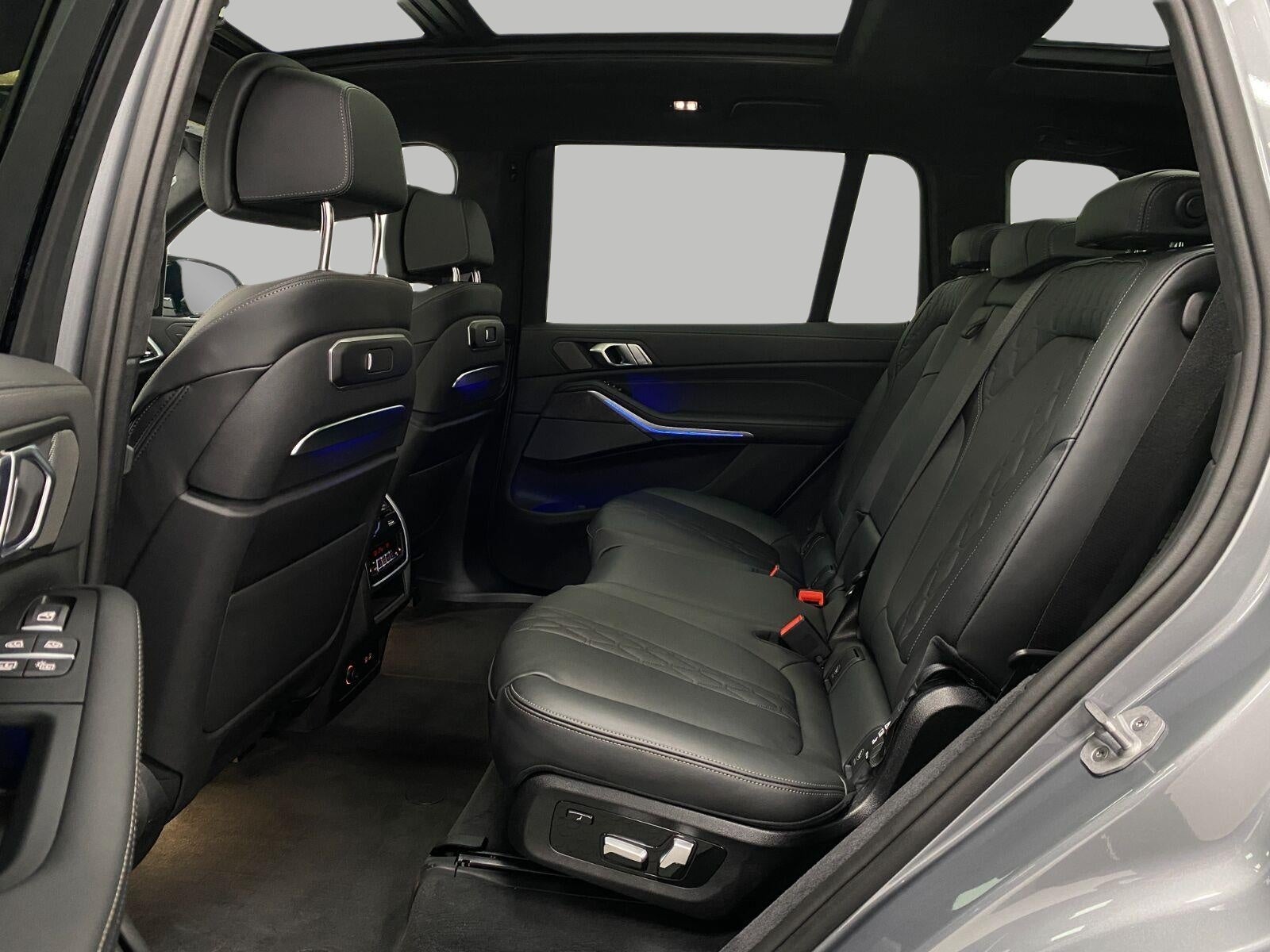 2026 BMW X7 M60i Sports Activity Vehicle