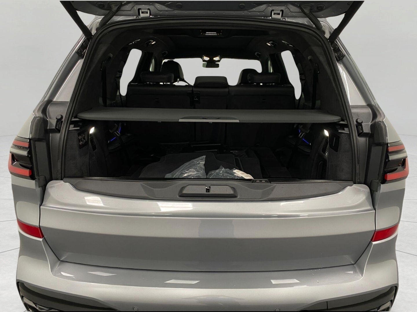 2026 BMW X7 M60i Sports Activity Vehicle