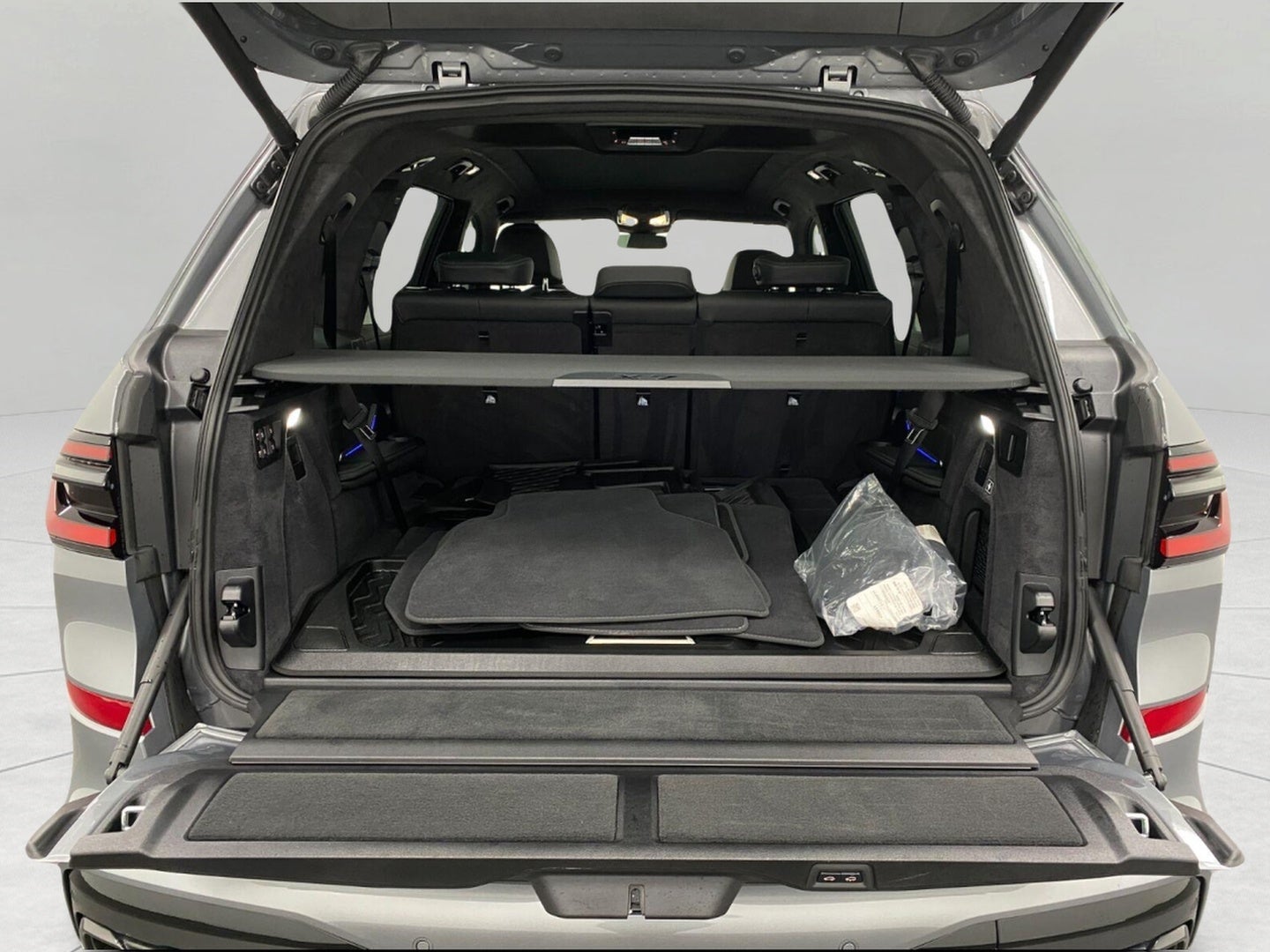 2026 BMW X7 M60i Sports Activity Vehicle