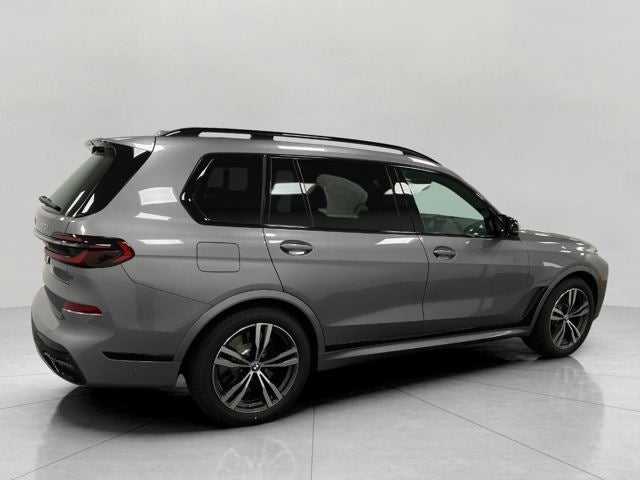 2026 BMW X7 M60i Sports Activity Vehicle