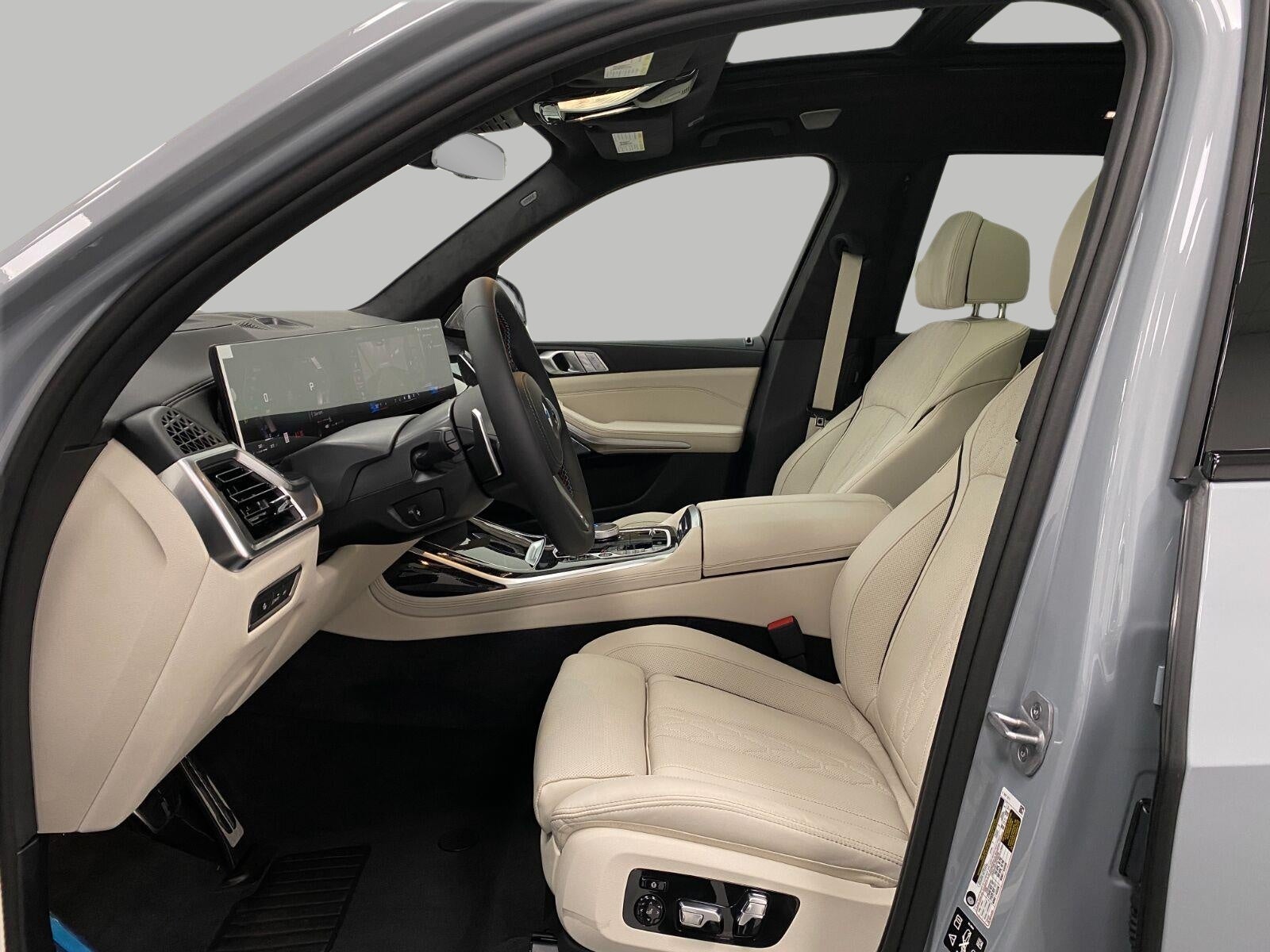 2027 BMW X7 M60i Sports Activity Vehicle
