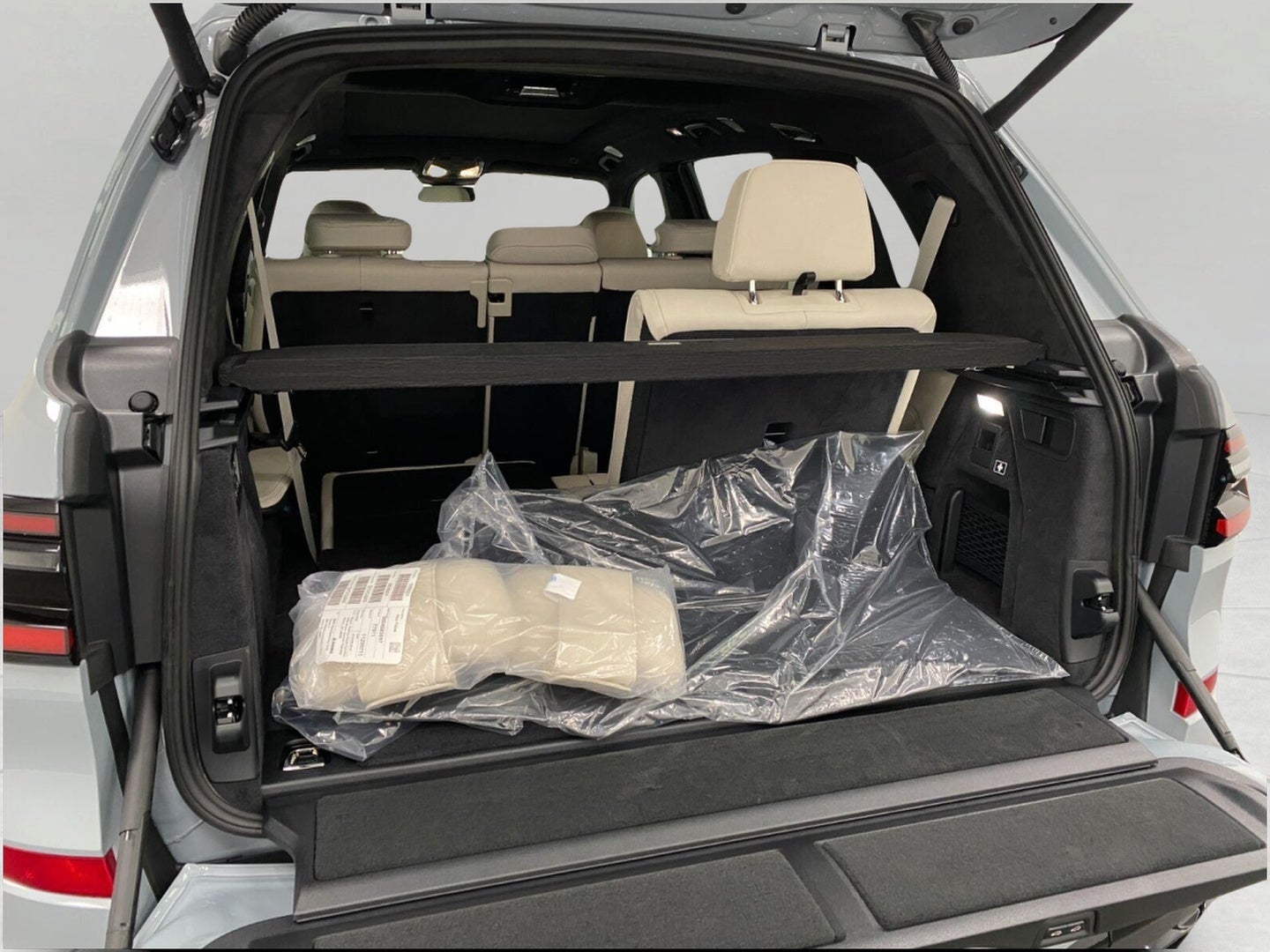 2027 BMW X7 M60i Sports Activity Vehicle