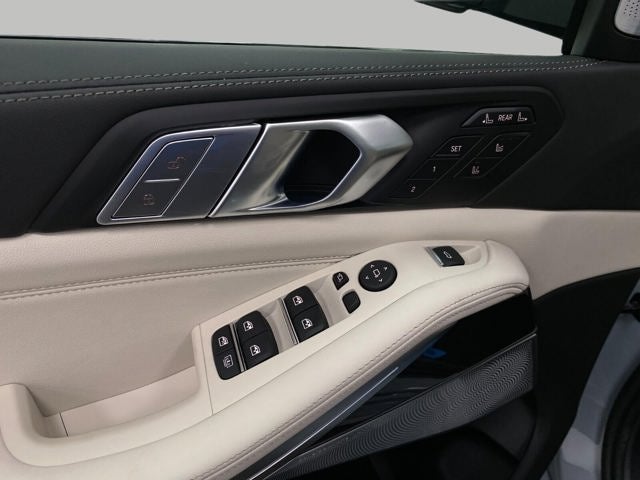 2027 BMW X7 M60i Sports Activity Vehicle