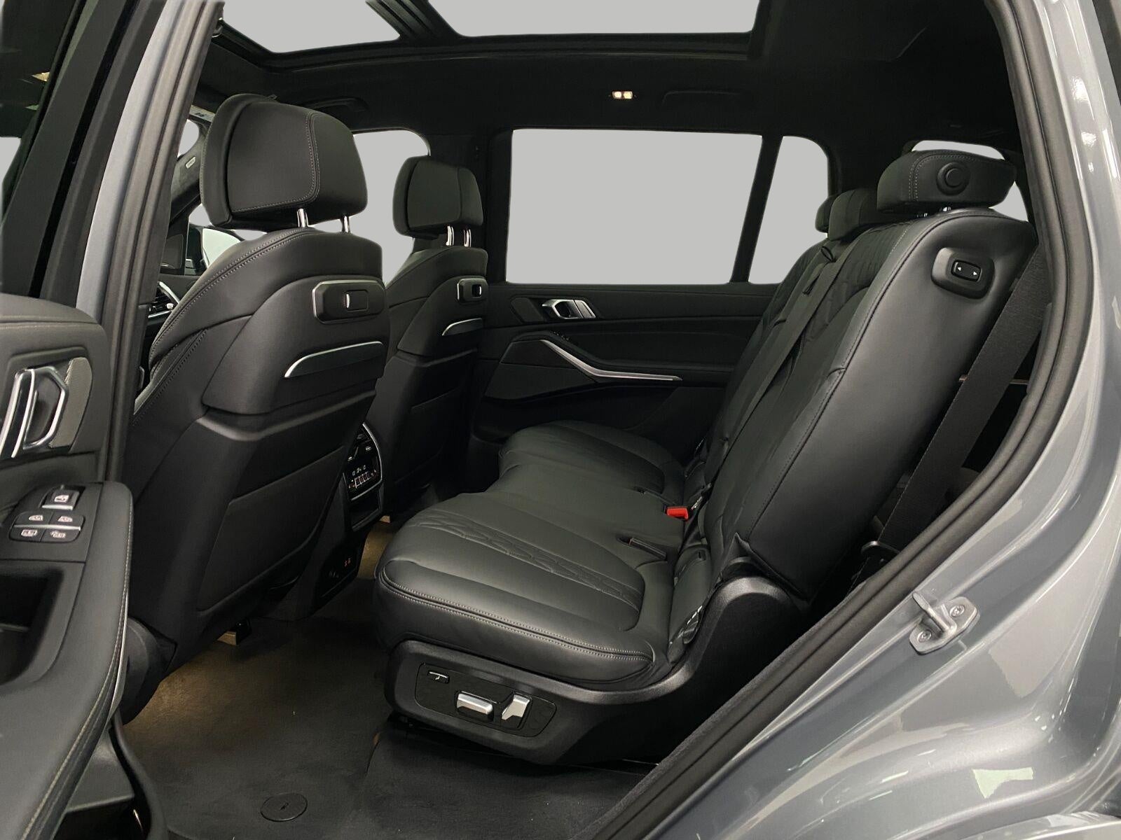 2027 BMW X7 M60i Sports Activity Vehicle