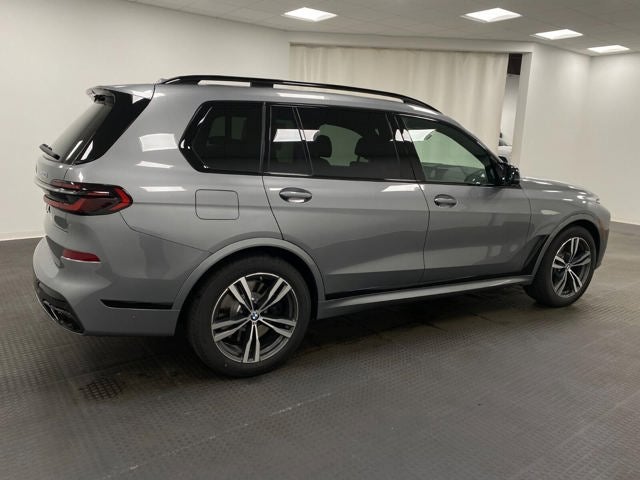 2027 BMW X7 M60i Sports Activity Vehicle