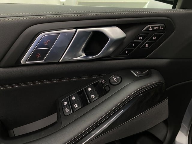 2027 BMW X7 M60i Sports Activity Vehicle