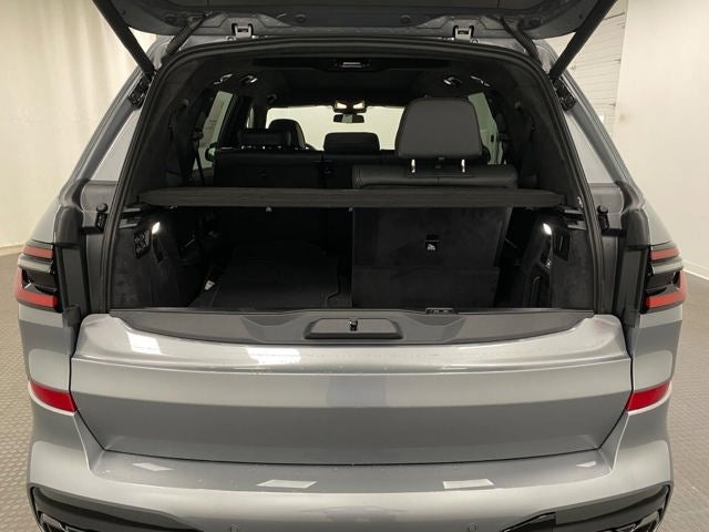 2027 BMW X7 M60i Sports Activity Vehicle