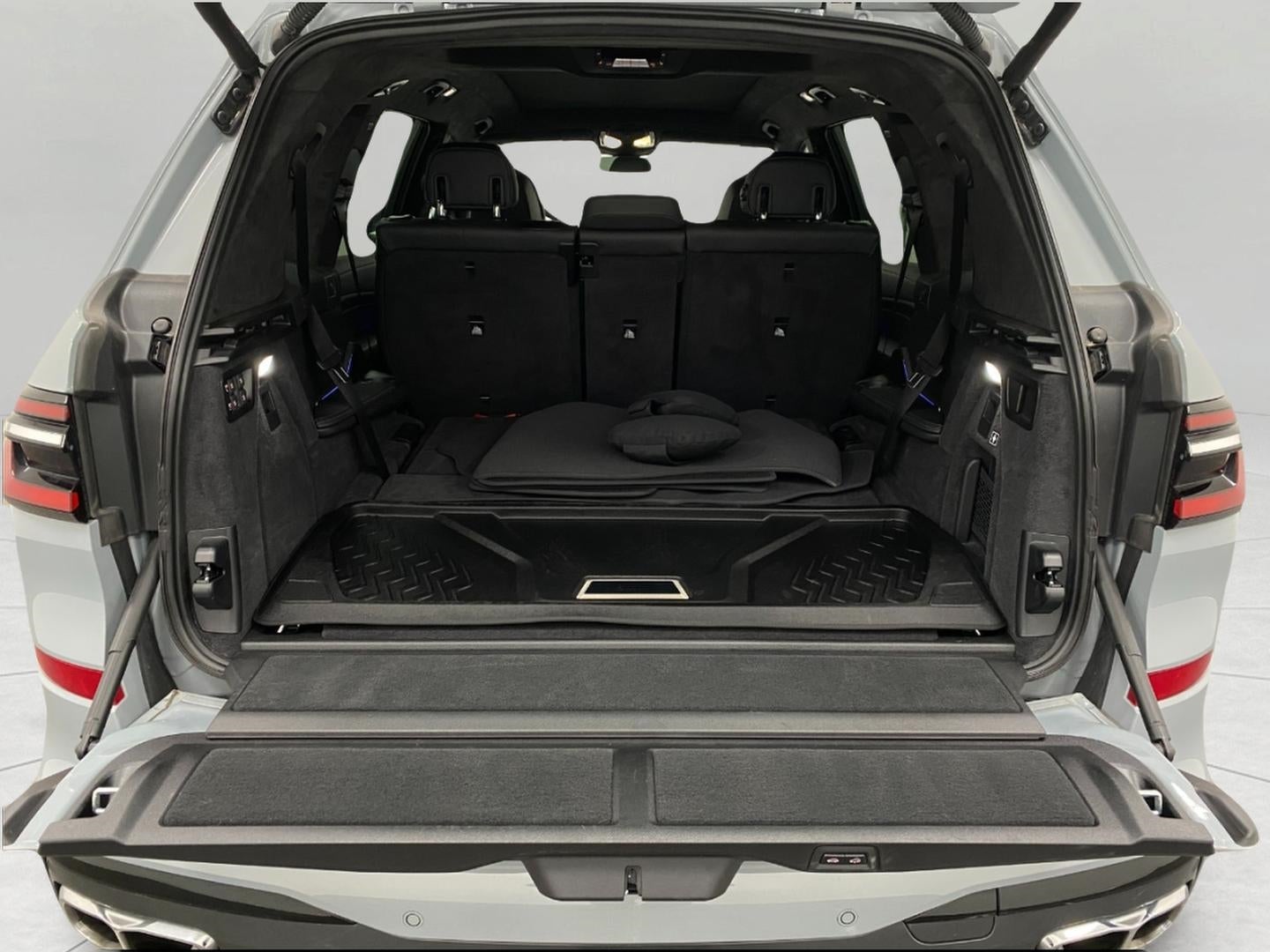 2025 BMW X7 M60i Sports Activity Vehicle