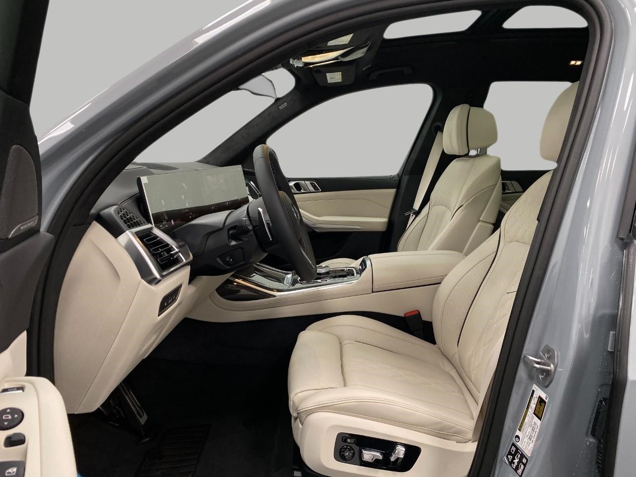 2026 BMW X7 M60i Sports Activity Vehicle