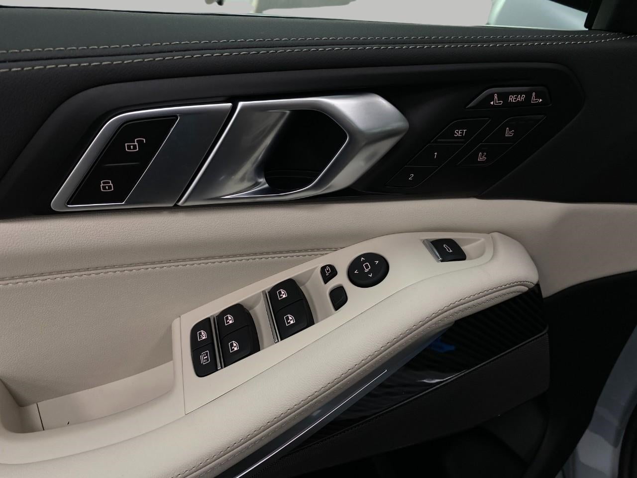 2026 BMW X7 M60i Sports Activity Vehicle