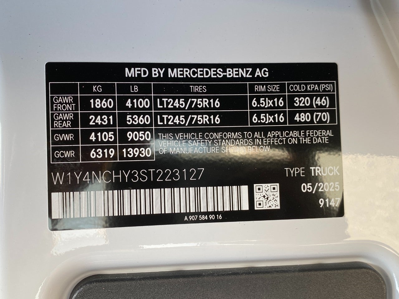 2025 Mercedes-Benz Sprinter Cargo Van 2500 High Roof I4 Diesel HO 170 RWD